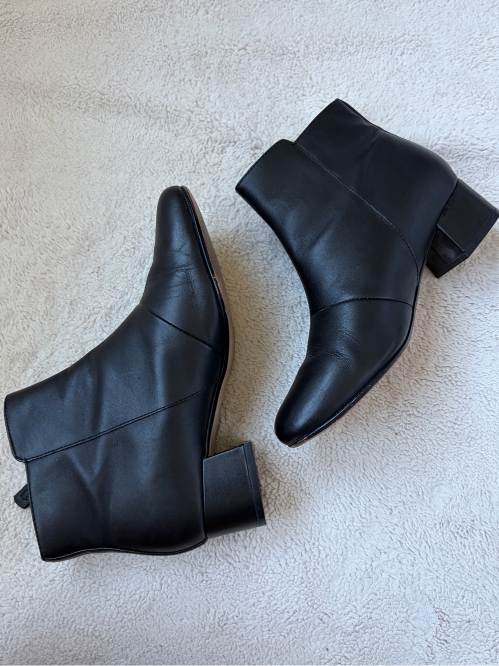 Clark’s Classic Black Leather Ankle Boots - Women Size 7
